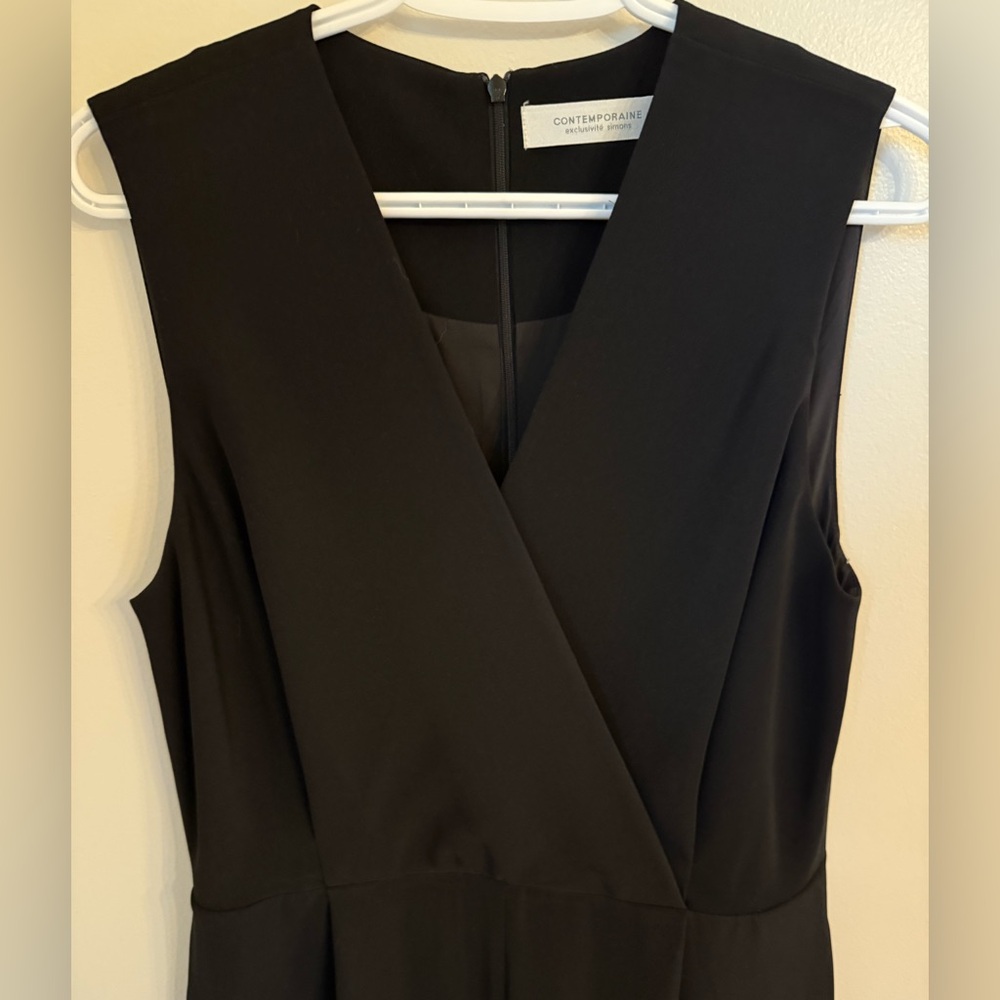 Simons Elegant Black V-Neck One Piece - Size 8